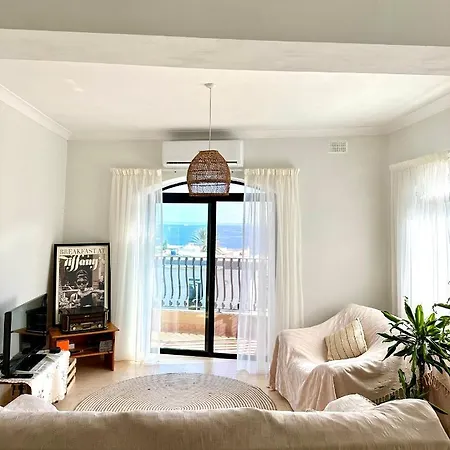 Apartamento Lovely Next To The *