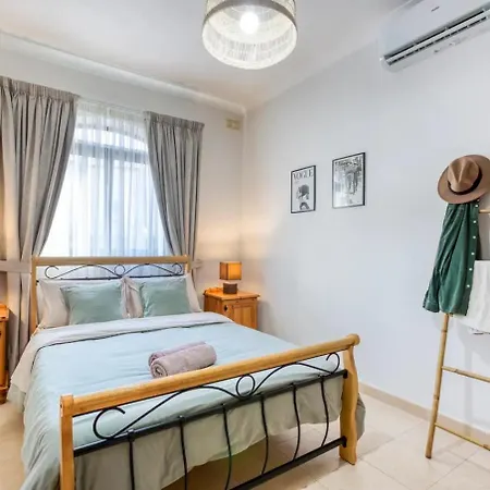 Apartamento Lovely Next To The *