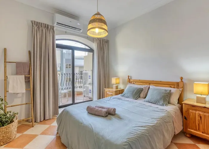 Lovely Next To The Apartamento St Paul's Bay