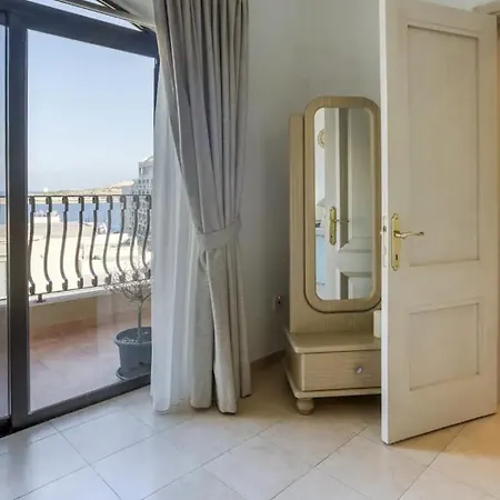 Lovely Next To The * St. Paul's Bay